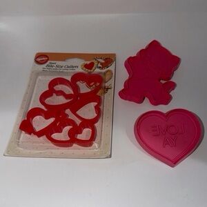 Wilton 1993 Bite Size Heart Cookie Cutters And Hallmark Cat And Love Ya Heart